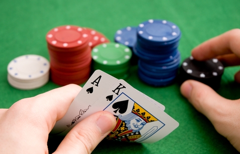 Привязанность к банку в покере — что это?